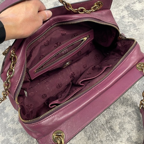 Tory Burch Priscilla Plum Leather Shoulder Bag Purse Envelope Flap - Picture 9 of 17